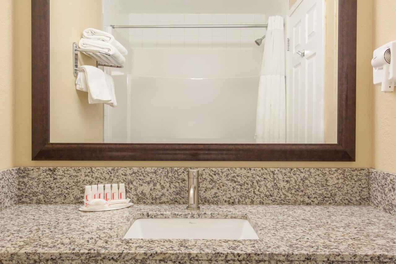 Econo Lodge Inn & Suites Medicine Hat Zewnętrze zdjęcie