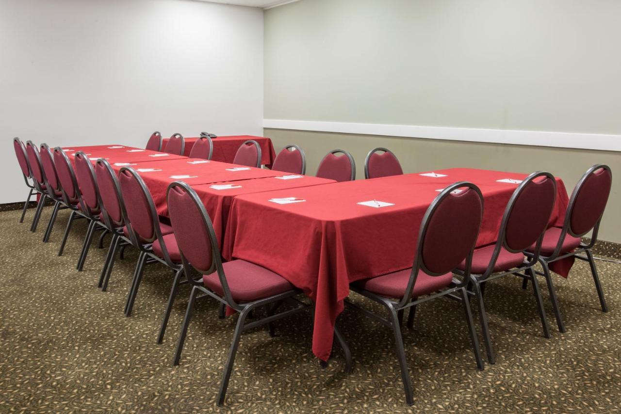 Econo Lodge Inn & Suites Medicine Hat Zewnętrze zdjęcie