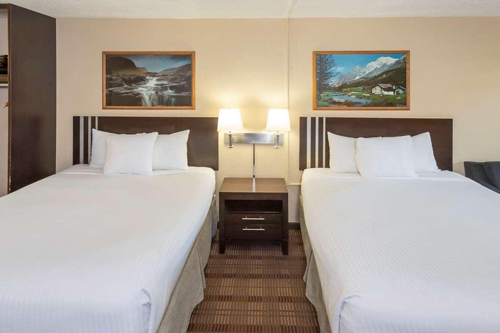Econo Lodge Inn & Suites Medicine Hat Pokój zdjęcie